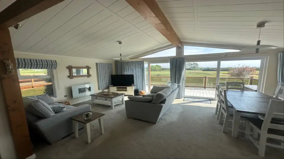 Wessex Contemporary Lodge 2011