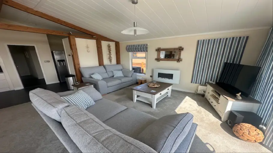 Wessex Contemporary Lodge 2011
